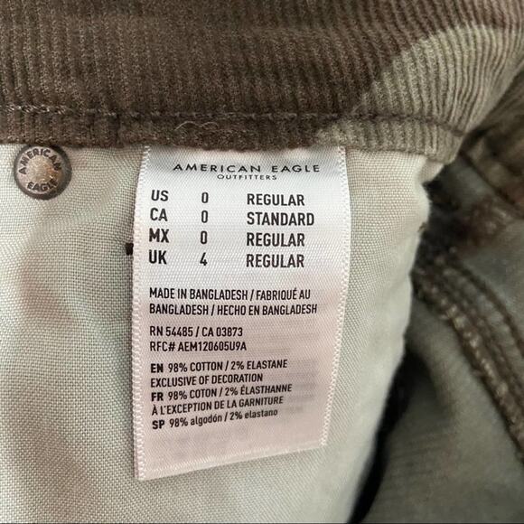American Eagle Outfitters Camouflage Mom Jeans Corduroy Cabincore Preppy Size 0 - Picture 8 of 10